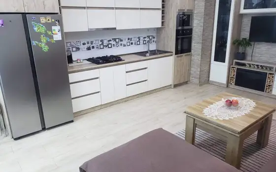 Трехкомнатная квартира у моря.