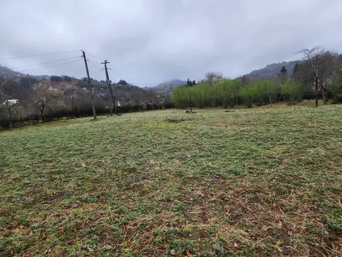 Земельный участок на берегу реки.
