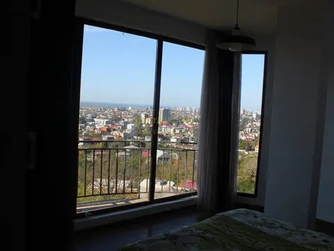 Сдается трехэтажный дом.