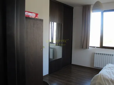 Сдается трехэтажный дом.