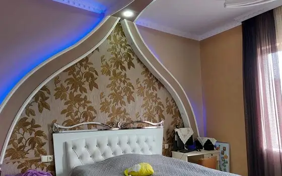 Собственный дом с прекрасным видом на море и горы.