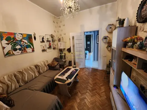 Четырехкомнатная квартира в центре старого Батуми.