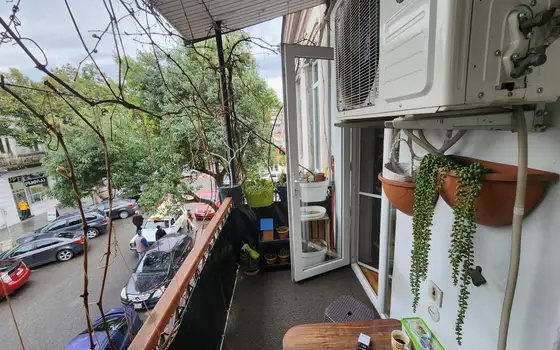Четырехкомнатная квартира в центре старого Батуми.