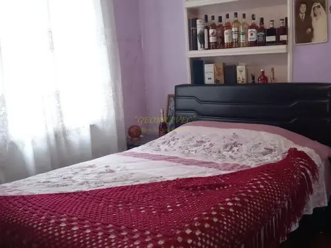 собственный дом с участком земли.