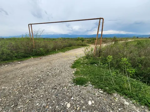 Земельный участок по дороге Кутаиси - Самтредиа.