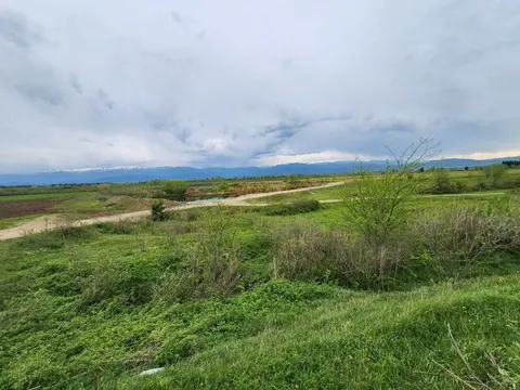 Земельный участок по дороге Кутаиси - Самтредиа.