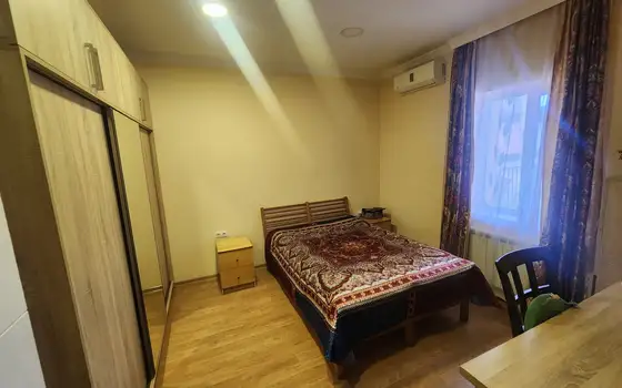 Продается гостевой дом на 5 номеров в Гонио от моря 700 метрах.