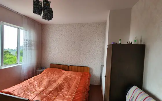 Срочно продается дом с участком земли в Букнари.