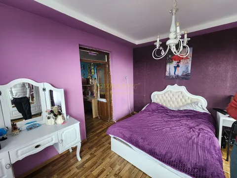 Срочно продается дом с участком земли в Букнари.