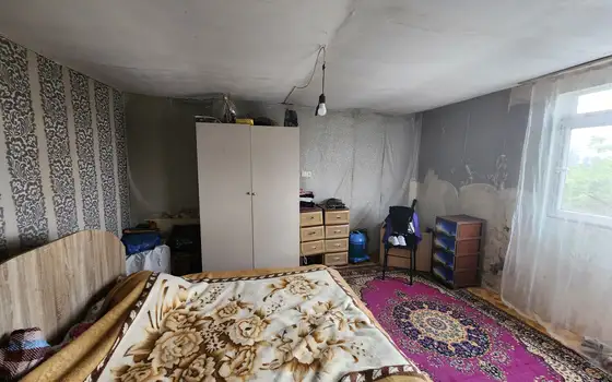 Срочно продается дом с участком земли в Букнари.