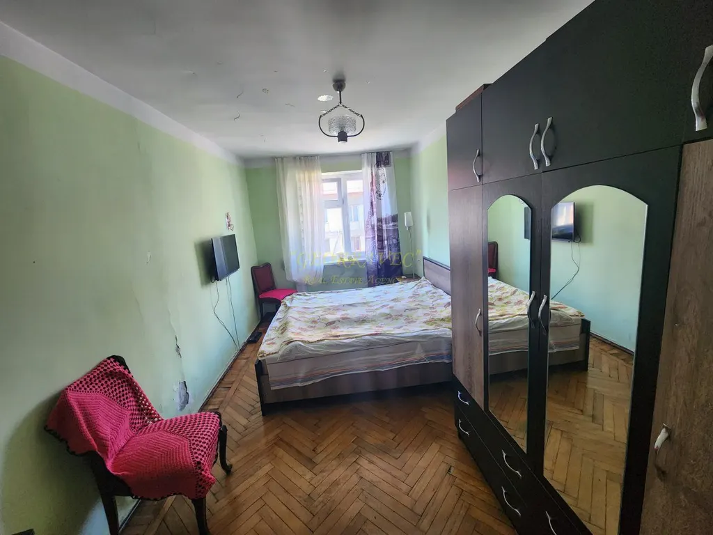 Трехкомнатная квартира на улице Меликишвили в Батуми.