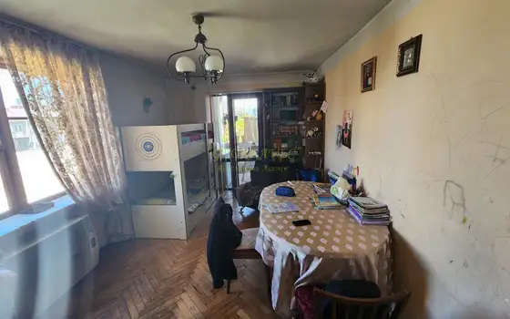 Трехкомнатная квартира на улице Меликишвили в Батуми.