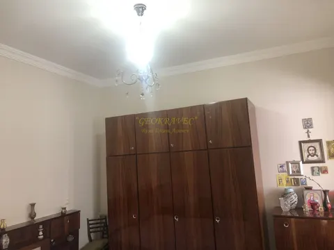 Продается квартира в старом Батуми, выгодно для комерции. Грузия.