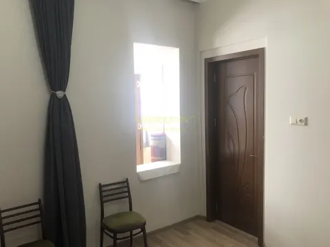 Продается квартира в старом Батуми, выгодно для комерции. Грузия.