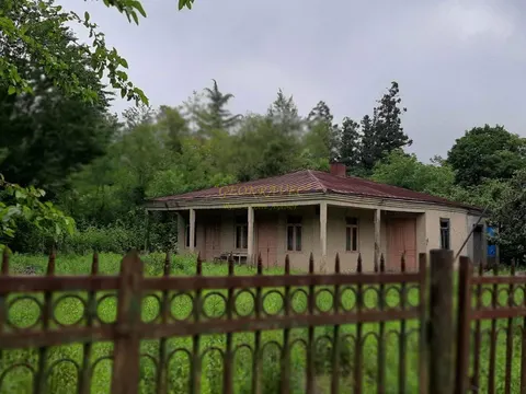 Собственный дом в 15 км от города Зугдиди. - სურათი 1
