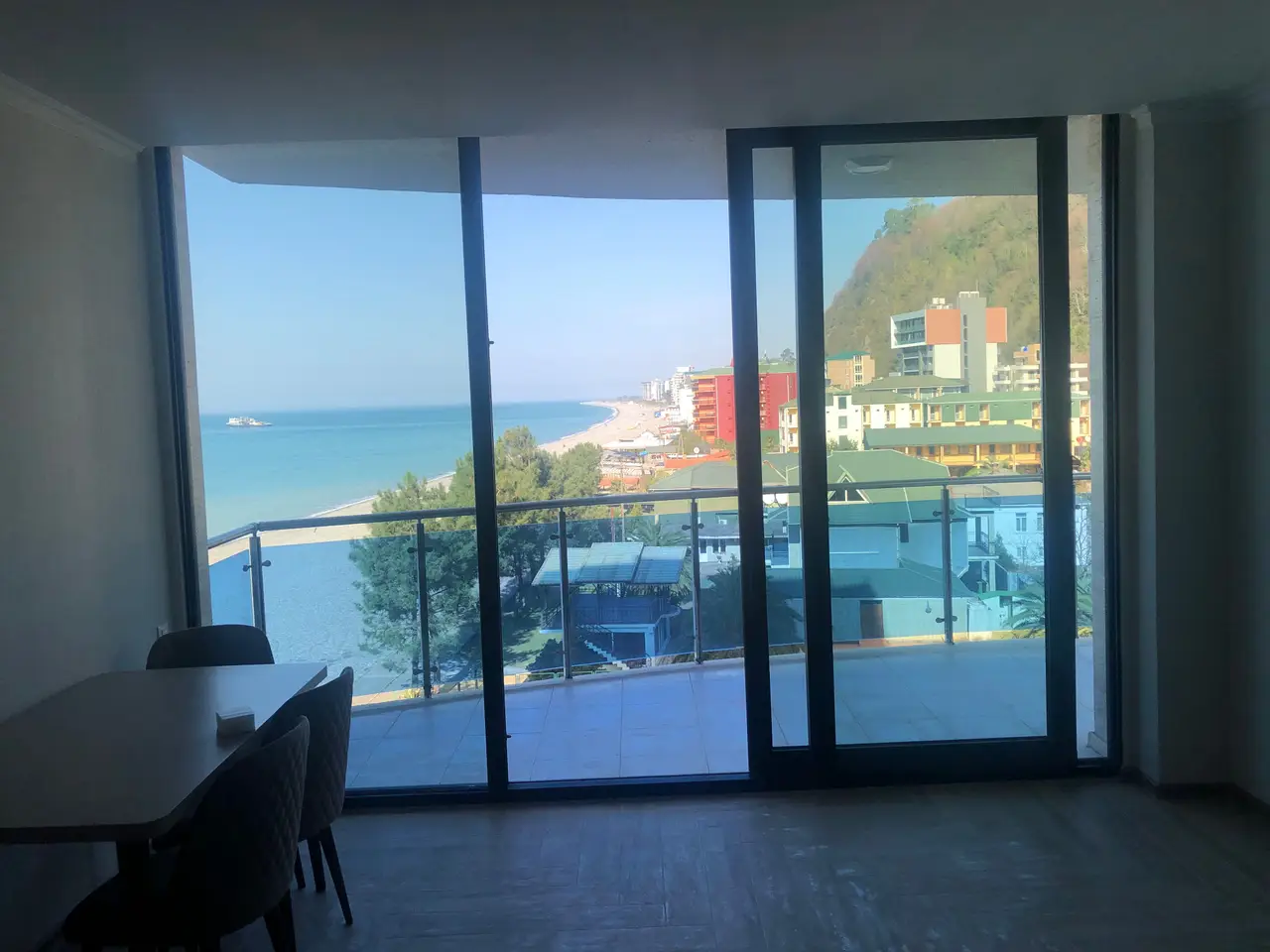 2-room sea view apartment in Kvariati, photo 1