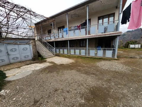 Частный дом с прекрасным видом на море и горы.