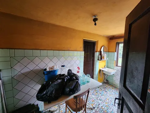 Двухэтажный частный дом с участком земли.