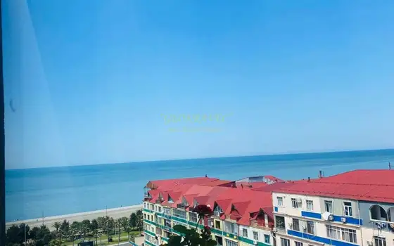 Сдается трехкомнатная квартира в городе Батуми у моря.