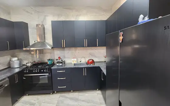 Продается частный дом с коммерческими помещениями.