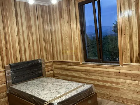 Продается частный дом с коммерческими помещениями.