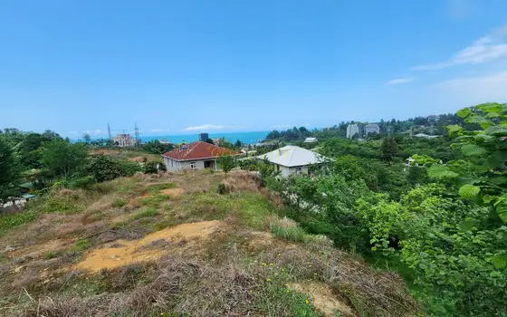 Земельный участок в 1 км от моря.