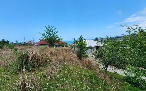 Земельный участок в 1 км от моря.