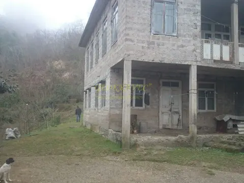 Собственный дом в 1,7 км от моря.