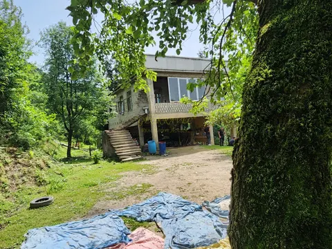 Вдали от цивилизации на природе.