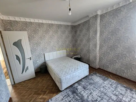 Сдается квартира на год.