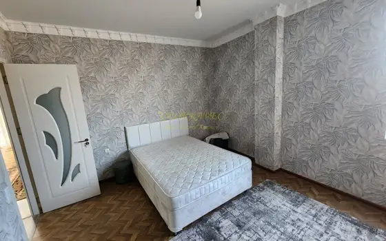 Сдается квартира на год.