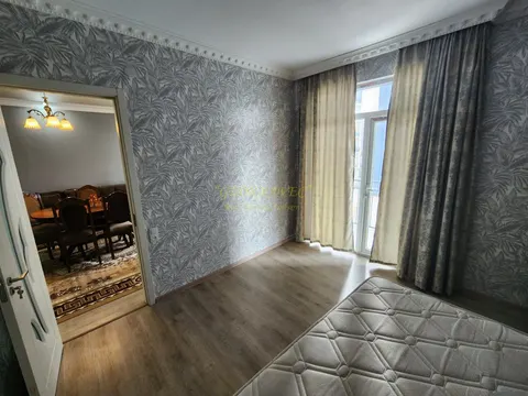 Сдается квартира на год.