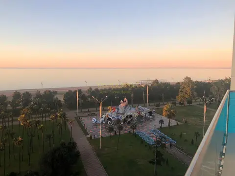 Продается квартира в гостиничном комплексе "Хилтон" у моря в городе Батуми.
