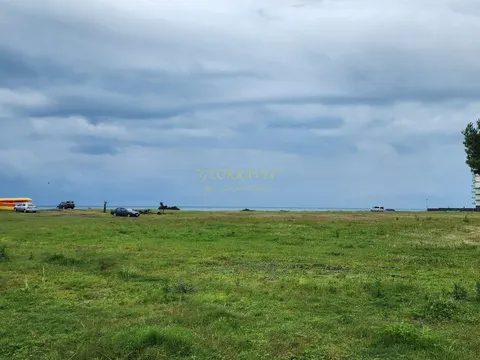 Инвестиционный участок на берегу моря.