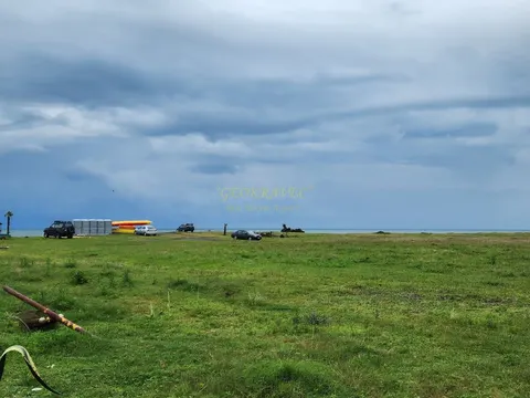 Инвестиционный участок на берегу моря.