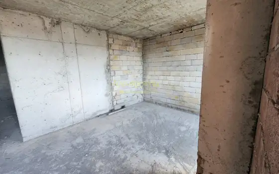 Продается квартира в километре от моря.
