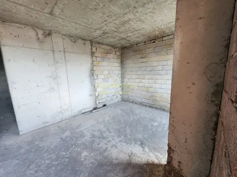 Продается квартира в километре от моря.