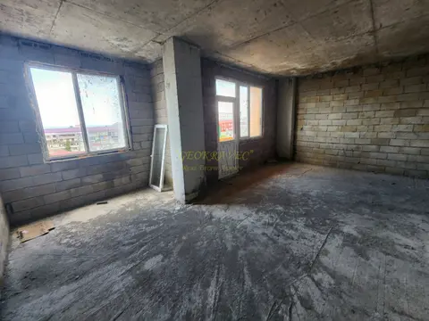 Продается квартира в километре от моря.