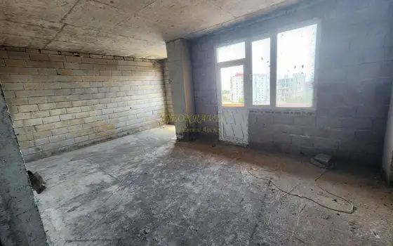 Продается квартира в километре от моря.