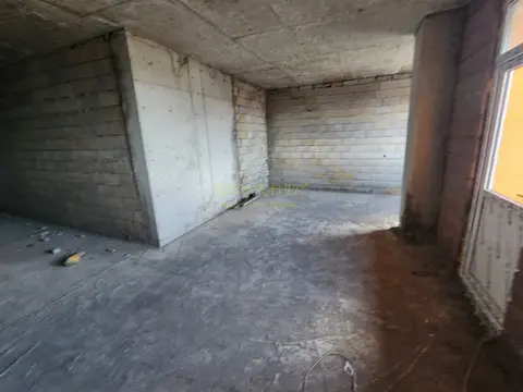 Продается квартира в километре от моря.