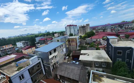Продается квартира в километре от моря.
