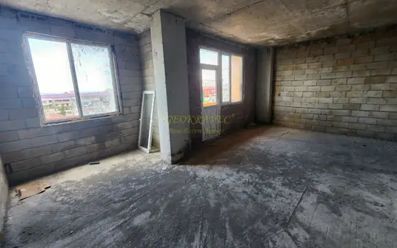 Продается квартира в километре от моря.
