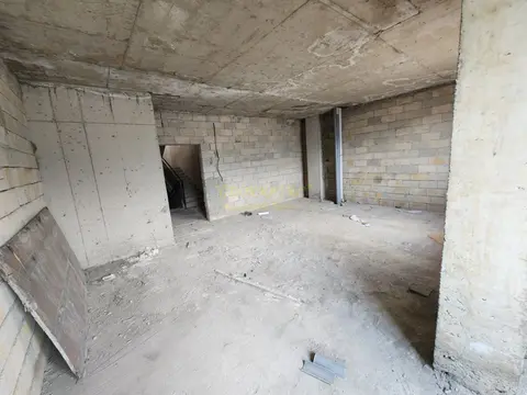 Продается квартира в километре от моря.