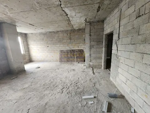 Продается квартира в километре от моря.