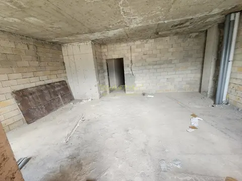 Продается квартира в километре от моря.