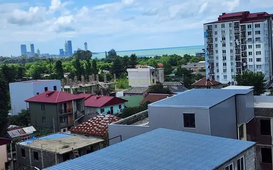 Продается квартира в километре от моря.