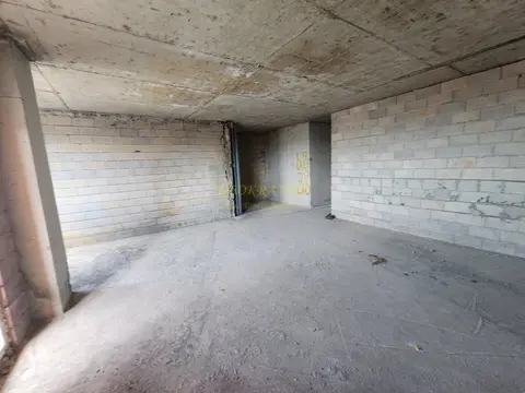 Продается квартира в километре от моря.