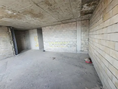 Продается квартира в километре от моря.