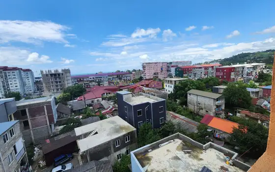 Продается квартира в километре от моря.