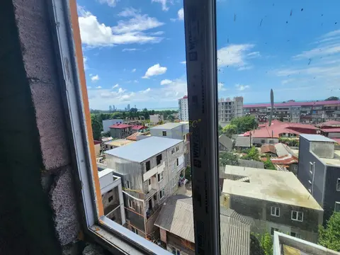 Продается квартира в километре от моря.